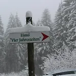 Vier Jahreszeiten Appartement *